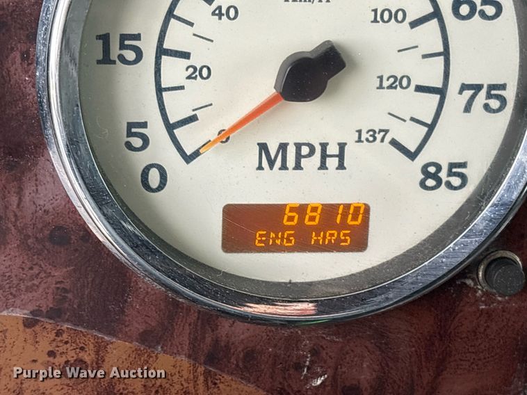 image for item DM1912 2006 International 9400i semi truck