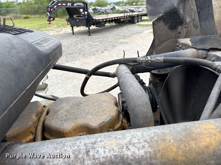 image for item DM1912 2006 International 9400i semi truck