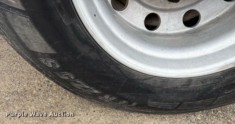 image for item DM1912 2006 International 9400i semi truck