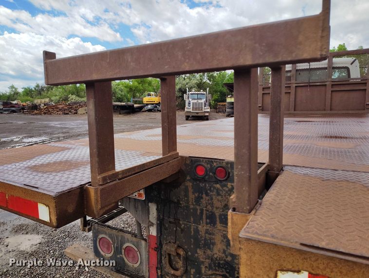 image for item DP4990 2006 Freightliner Business Class M2 dump flatbed truck