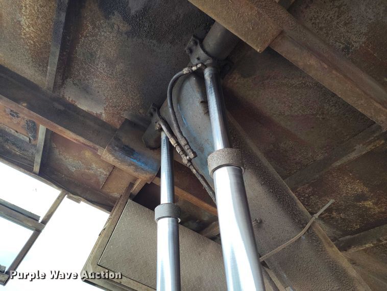 image for item DP4990 2006 Freightliner Business Class M2 dump flatbed truck