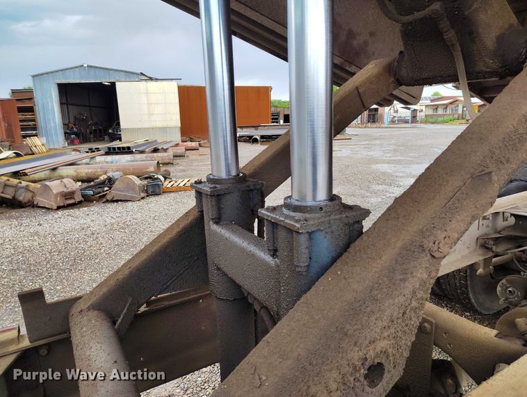 image for item DP4990 2006 Freightliner Business Class M2 dump flatbed truck