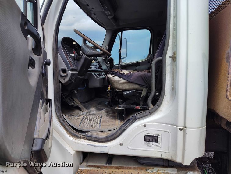 image for item DP4990 2006 Freightliner Business Class M2 dump flatbed truck