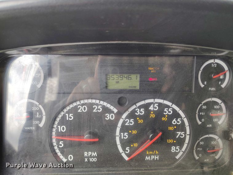 image for item DP4990 2006 Freightliner Business Class M2 dump flatbed truck