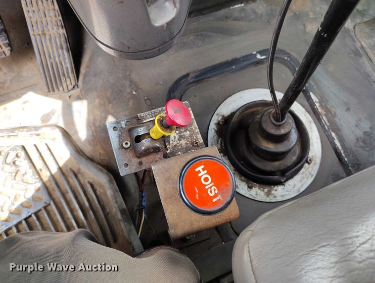 image for item DP4990 2006 Freightliner Business Class M2 dump flatbed truck