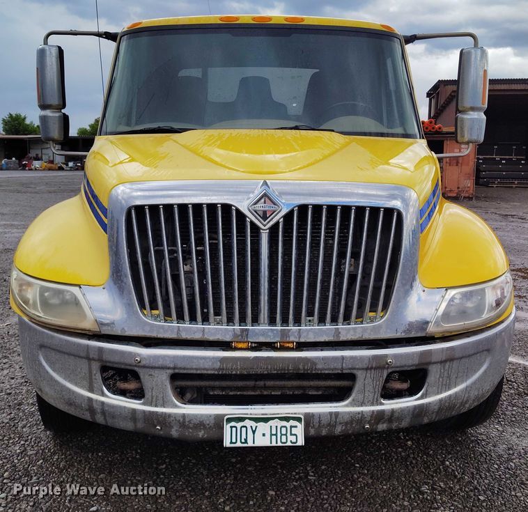 image for item DP4991 2007 International 4300 rollback truck