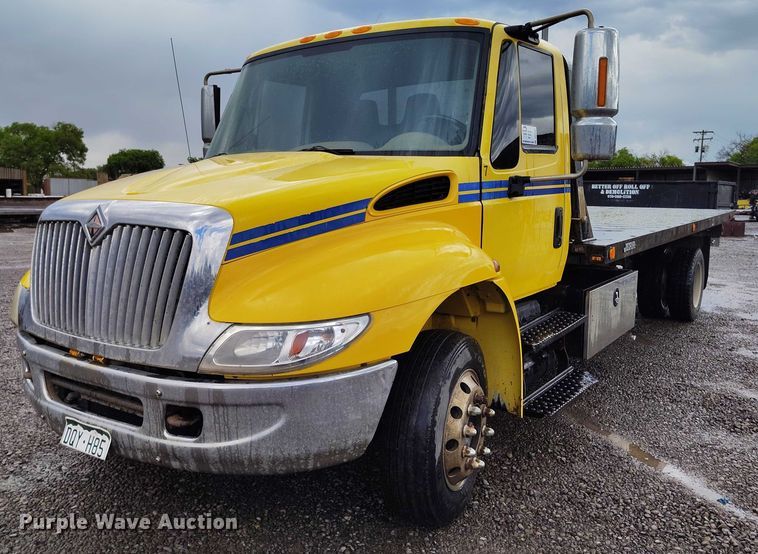 image for item DP4991 2007 International 4300 rollback truck