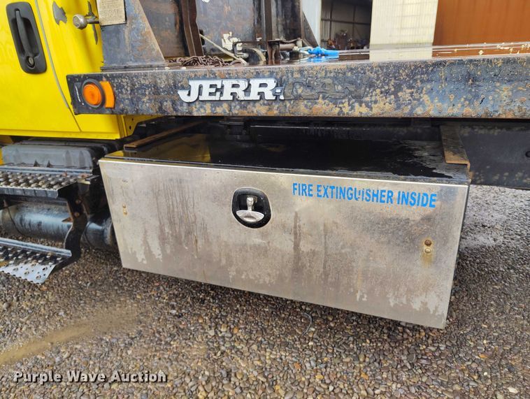 image for item DP4991 2007 International 4300 rollback truck