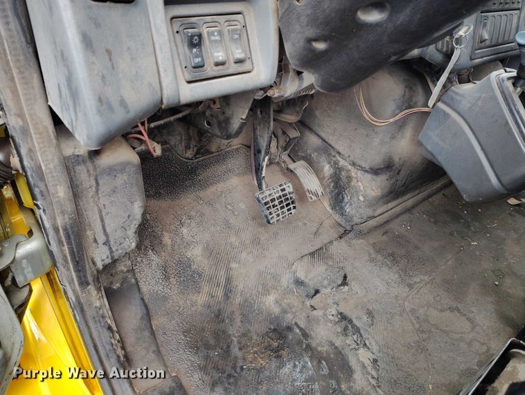 image for item DP4991 2007 International 4300 rollback truck