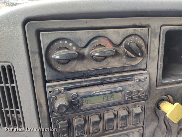 image for item DP4991 2007 International 4300 rollback truck