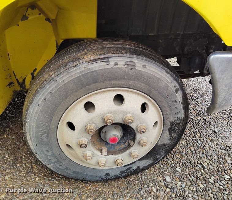 image for item DP4991 2007 International 4300 rollback truck