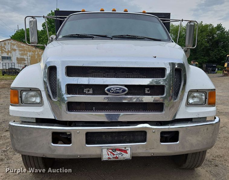 image for item DP6383 2005 Ford F750 Super Duty flatbed truck