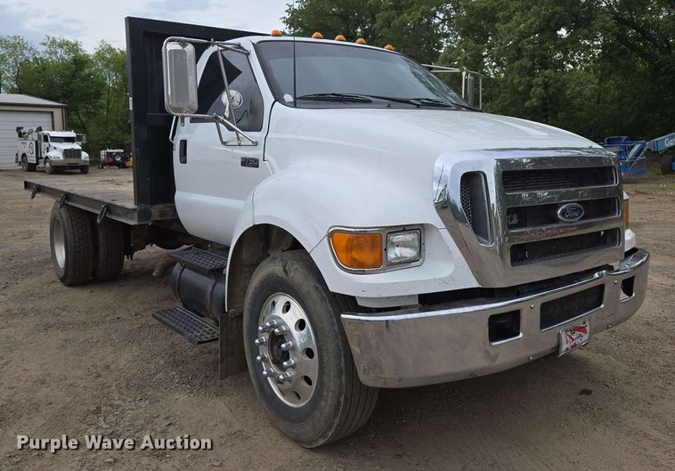 image for item DP6383 2005 Ford F750 Super Duty flatbed truck