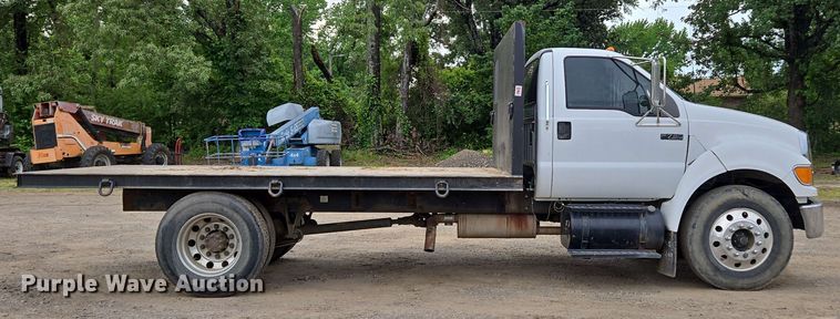 image for item DP6383 2005 Ford F750 Super Duty flatbed truck