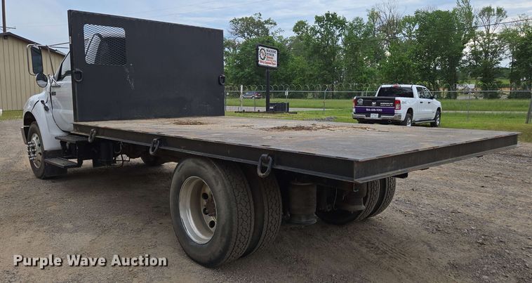 image for item DP6383 2005 Ford F750 Super Duty flatbed truck