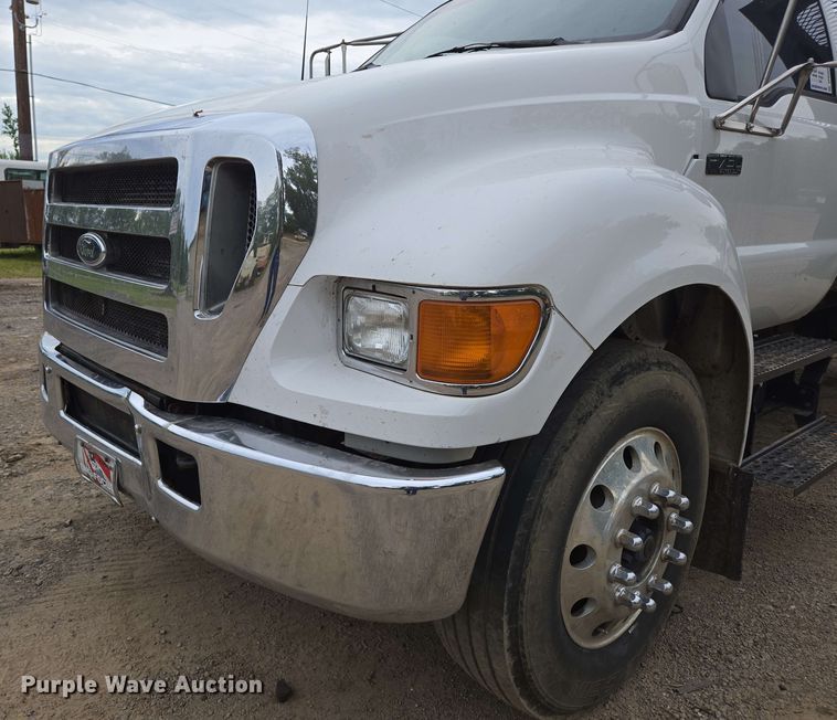 image for item DP6383 2005 Ford F750 Super Duty flatbed truck