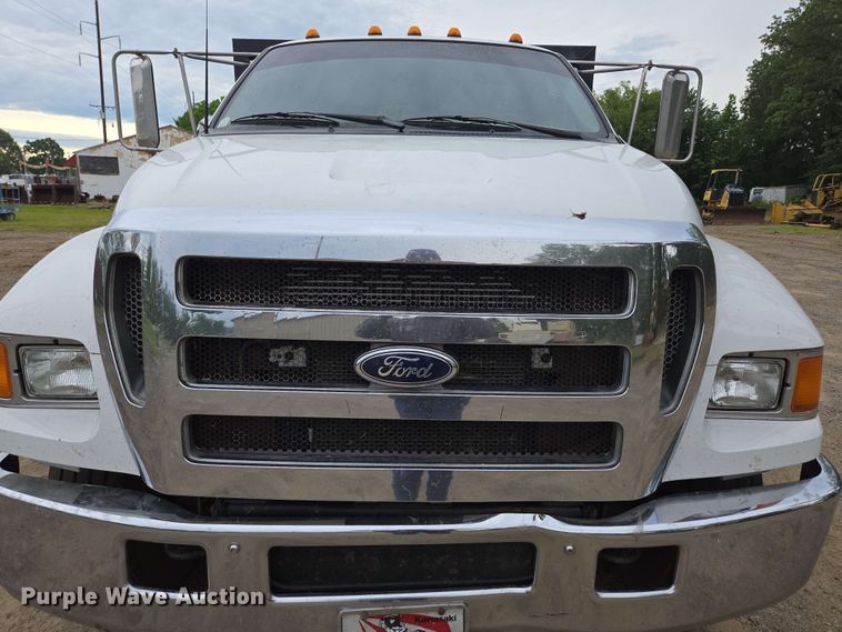 image for item DP6383 2005 Ford F750 Super Duty flatbed truck