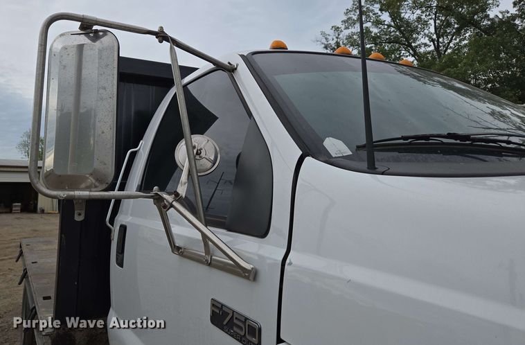 image for item DP6383 2005 Ford F750 Super Duty flatbed truck
