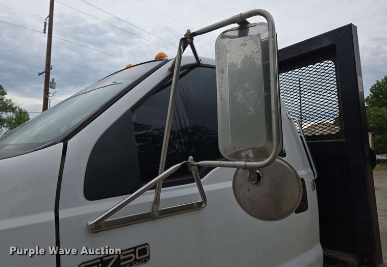 image for item DP6383 2005 Ford F750 Super Duty flatbed truck