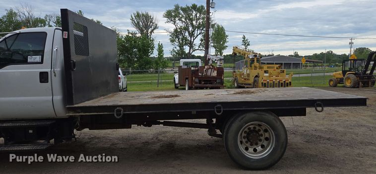 image for item DP6383 2005 Ford F750 Super Duty flatbed truck