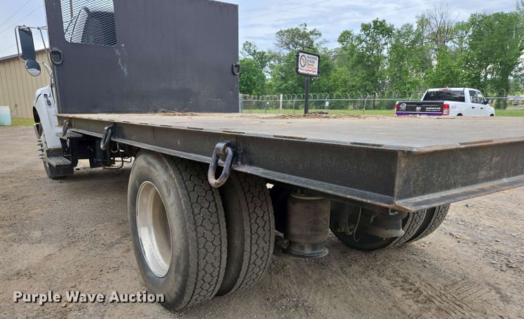 image for item DP6383 2005 Ford F750 Super Duty flatbed truck
