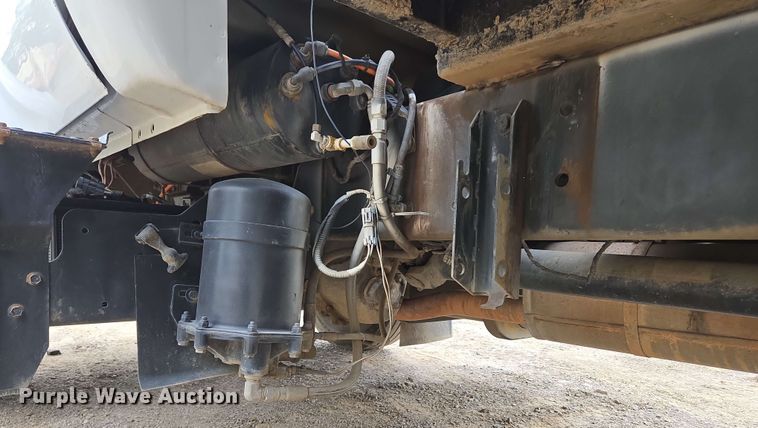 image for item DP6383 2005 Ford F750 Super Duty flatbed truck