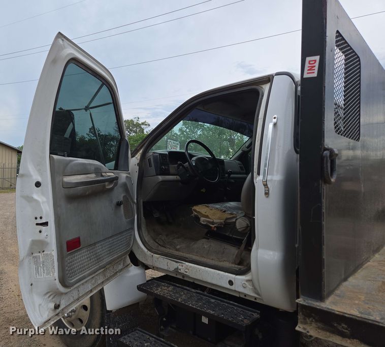 image for item DP6383 2005 Ford F750 Super Duty flatbed truck