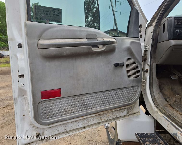 image for item DP6383 2005 Ford F750 Super Duty flatbed truck