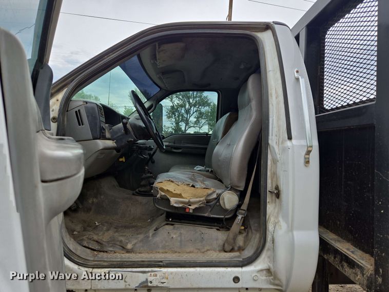 image for item DP6383 2005 Ford F750 Super Duty flatbed truck