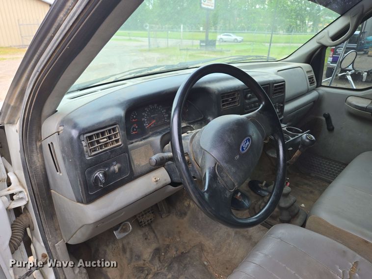 image for item DP6383 2005 Ford F750 Super Duty flatbed truck