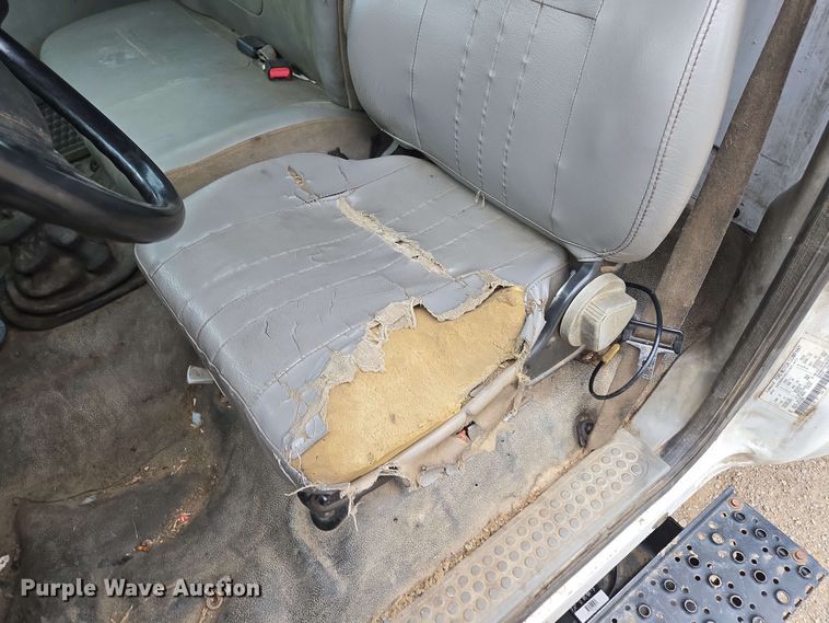 image for item DP6383 2005 Ford F750 Super Duty flatbed truck