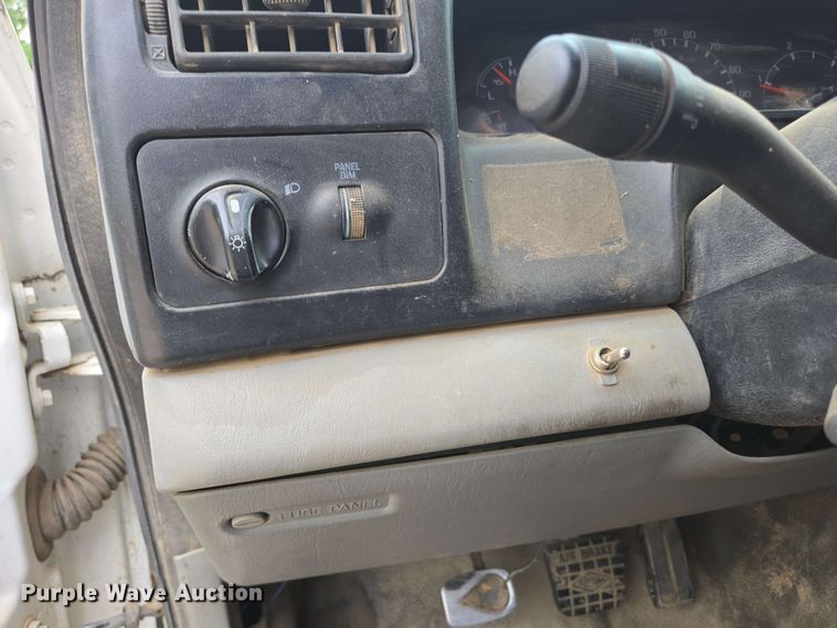 image for item DP6383 2005 Ford F750 Super Duty flatbed truck