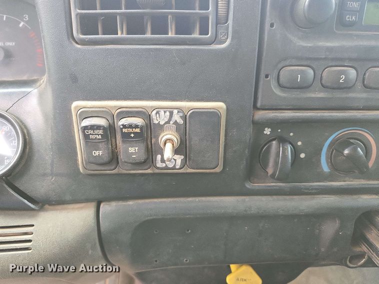 image for item DP6383 2005 Ford F750 Super Duty flatbed truck