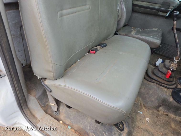 image for item DP6383 2005 Ford F750 Super Duty flatbed truck