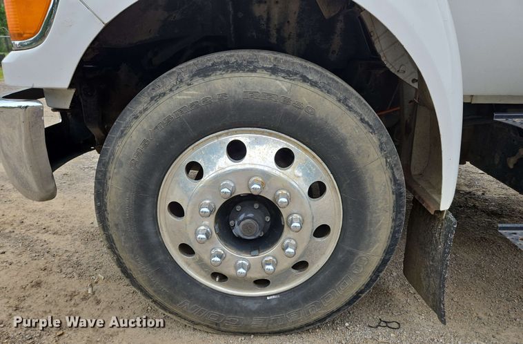 image for item DP6383 2005 Ford F750 Super Duty flatbed truck