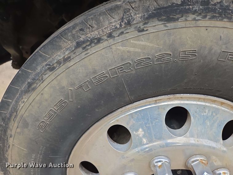 image for item DP6383 2005 Ford F750 Super Duty flatbed truck