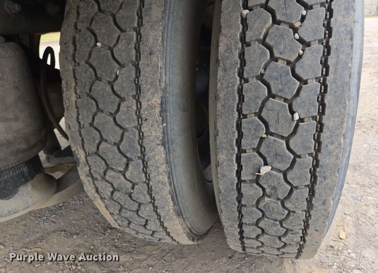 image for item DP6383 2005 Ford F750 Super Duty flatbed truck