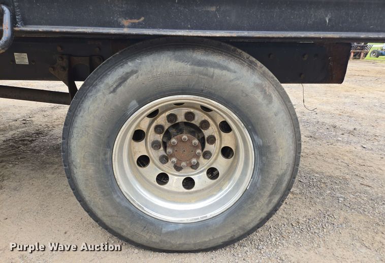 image for item DP6383 2005 Ford F750 Super Duty flatbed truck