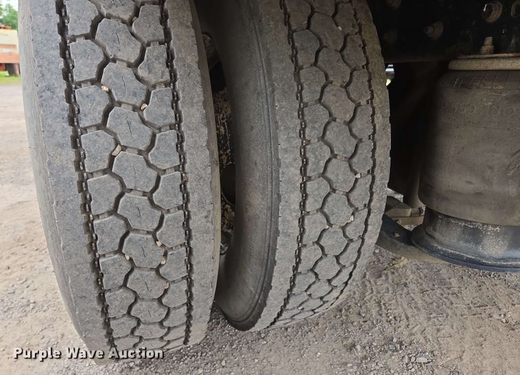 image for item DP6383 2005 Ford F750 Super Duty flatbed truck