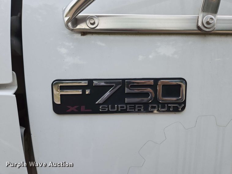 image for item DP6383 2005 Ford F750 Super Duty flatbed truck