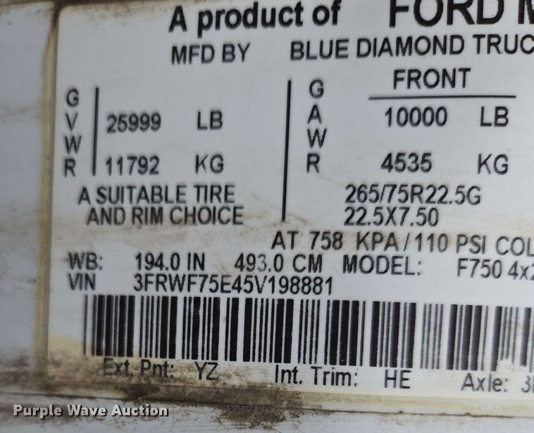 image for item DP6383 2005 Ford F750 Super Duty flatbed truck