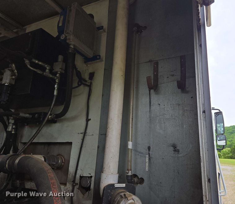 image for item DP6399 2014 International 4400 sewer jetter truck