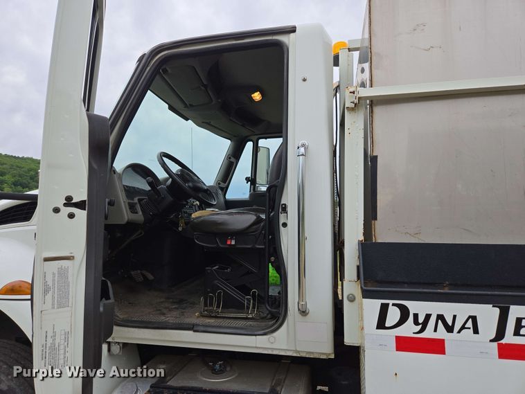 image for item DP6399 2014 International 4400 sewer jetter truck