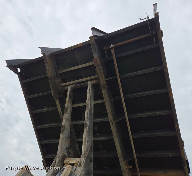 image for item DP6402 2011 Ford F750 Super Duty Ext. Cab dump flatbed truck