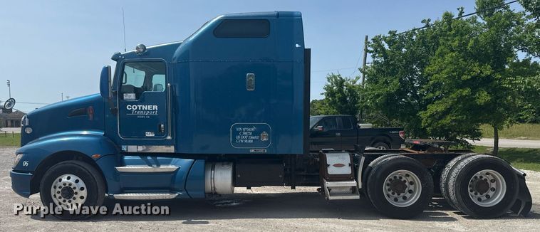 image for item DS3739 2009 Kenworth T660 semi truck