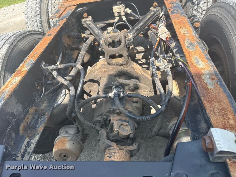 image for item DS3739 2009 Kenworth T660 semi truck