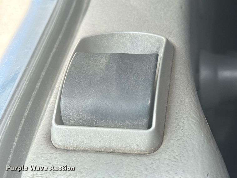 image for item DS3739 2009 Kenworth T660 semi truck