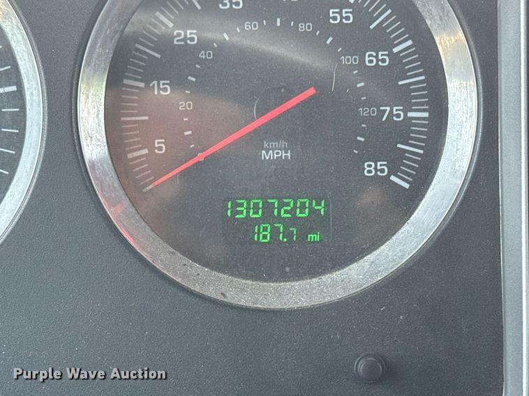 image for item DS3739 2009 Kenworth T660 semi truck