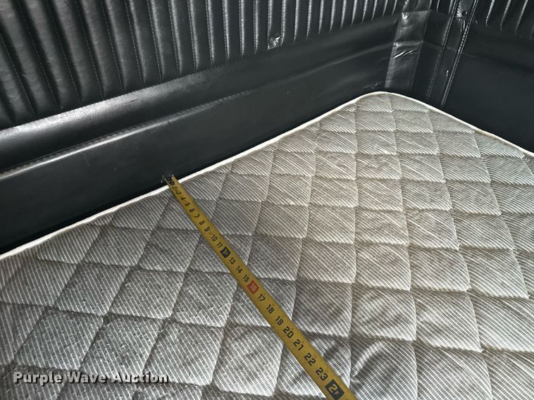 image for item DS3739 2009 Kenworth T660 semi truck