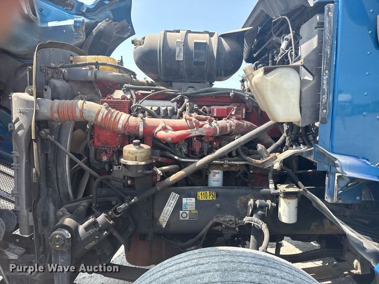 image for item DS3739 2009 Kenworth T660 semi truck